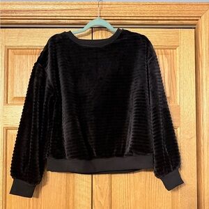 Simply Vera Vera Wang Faux Fur Black Sweater